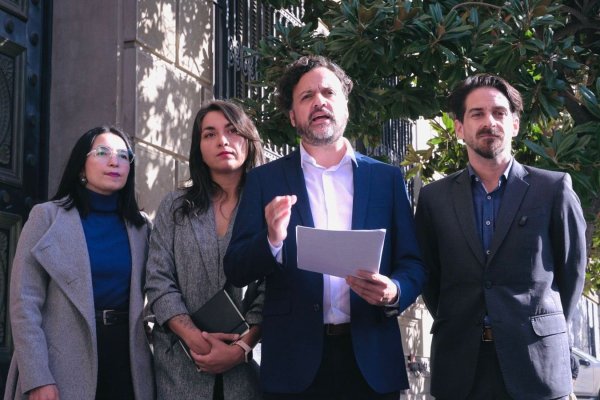 Oposición acorrala al Presidente Kast por recortes en derechos sociales y pide salida de Quiroz