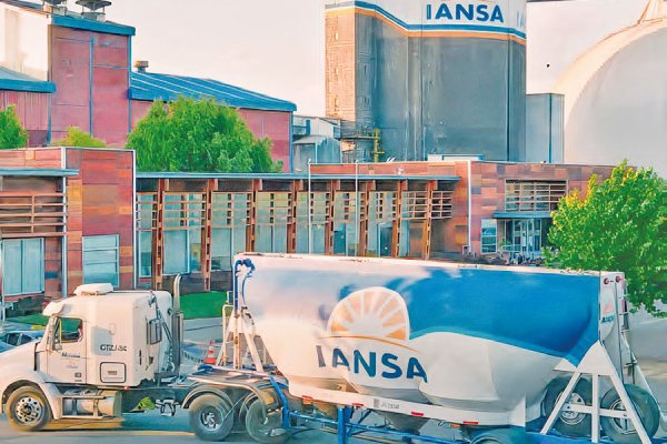 <p>Por alta presión y volatilidad de cadena productiva: Iansa anuncia que no contratará remolacha para producir azúcar en 2026 y 2027</p>