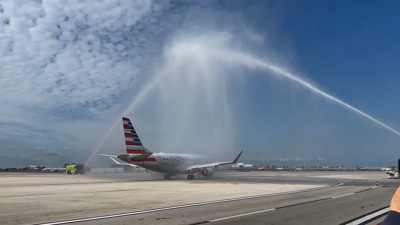 <p>Ahora en DF SUD | American Airlines reactiva vuelos directos entre EEUU y Venezuela con ruta Miami-Caracas tras siete años de suspensión</p>