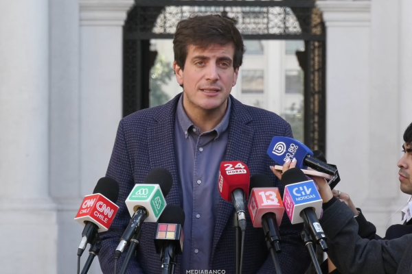 <p>Ahora en DF | Diputado Schalper por eventuales recortes: "Hay que explicar más claramente lo que estamos haciendo como Gobierno"</p>