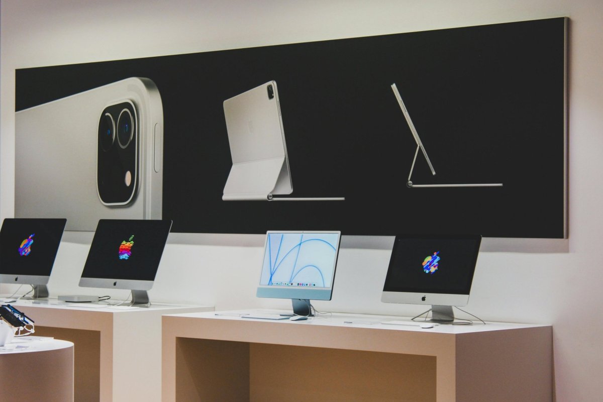 <p>Apple supera las estimaciones apoyado en las ventas de iPhone y Mac</p>