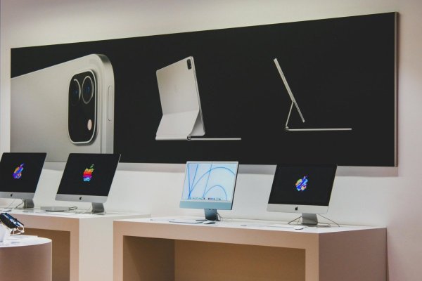 <p>Apple supera las estimaciones apoyado en las ventas de iPhone y Mac</p>