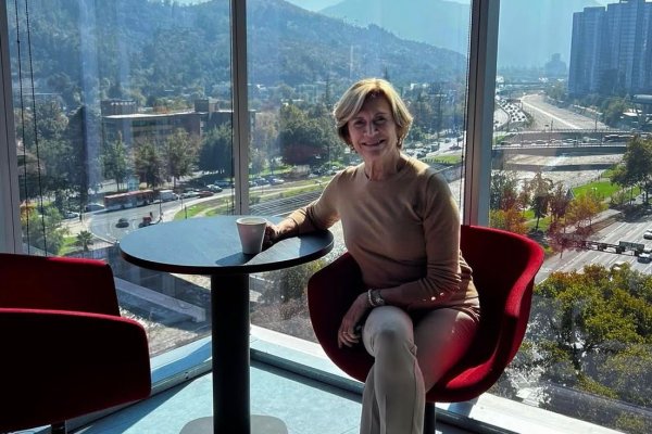 <p>“Los Martes de Evelyn” debutan este 5 de mayo en Radio Pauta</p>