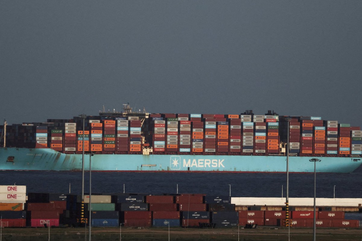 <p>Buque de Maersk abandona el Golfo Pérsico bajo escolta militar de Estados Unidos</p>
