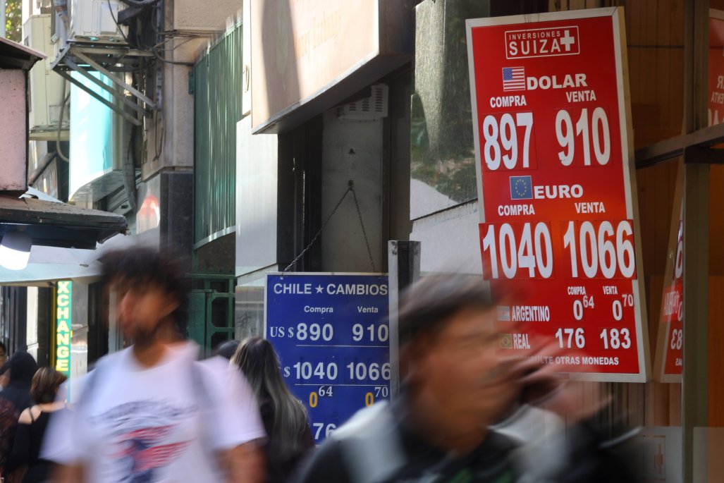 Dólar abre plano a medida que inversionistas digieren las últimas noticias sobre el conflicto en Medio Oriente