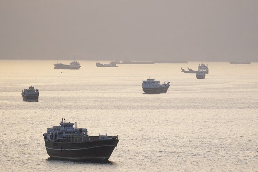 Tregua en la cuerda floja: Emiratos Árabes Unidos es atacado por Irán, cuyos barcos fueron blanco de EEUU
