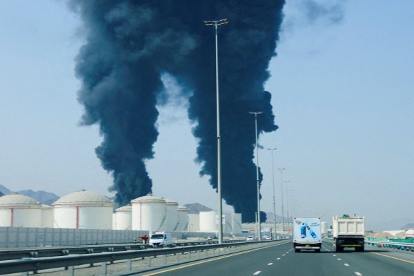 <p>El petróleo se dispara sobre los US$ 114 el barril tras ataque de Irán a complejo energético en los Emiratos Árabes Unidos</p>
