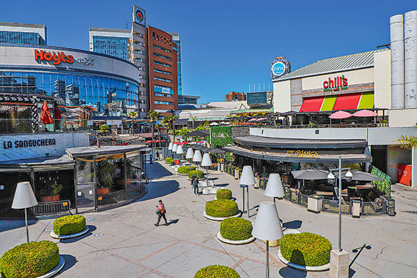 <p>Con roadshow y $ 3.600 por acción para recaudar $ 273 mil millones: Parque Arauco sale a conquistar al mercado por aumento de capital</p>