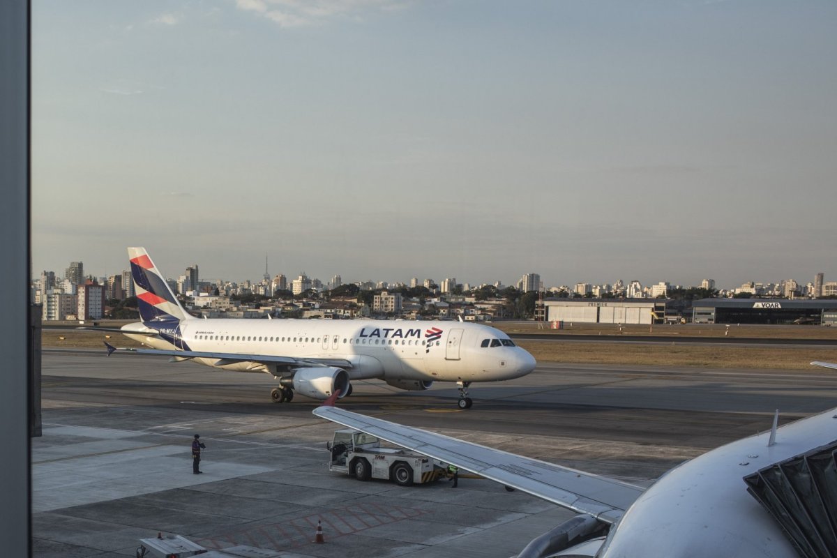 <p>Latam registra aumento del 62% en utilidades y ajusta proyecciones por impacto del costo del combustible</p>