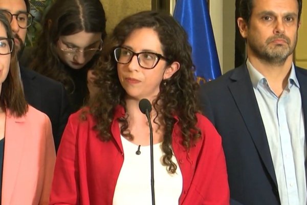 <p>Ahora en DF | Frente Amplio por trámite del proyecto de reconstrucción: "Los súperricos van a recibir un gran premio en su bolsillo"</p>