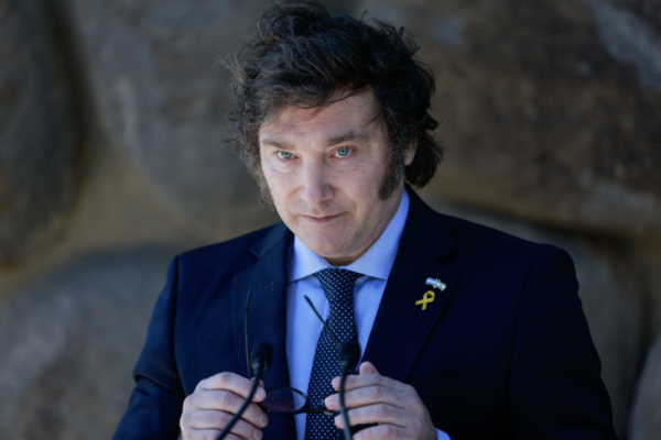 <p>Escándalos y desaceleración económica golpean la imagen de Milei en Argentina</p>