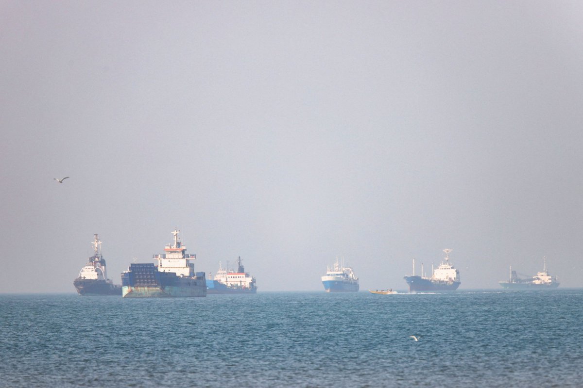 <p>El acuerdo implicaría que ambas partes levantaran las restricciones al tránsito por el estrecho de Ormuz. (Foto: Reuters)</p>