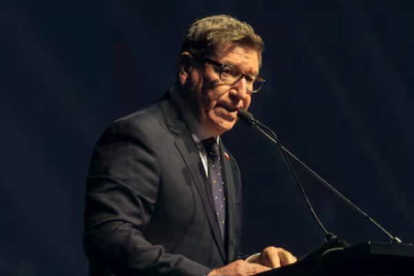 <p>“Chile puede y debe ser una potencia acuícola”: el mensaje del biministro Mas ante la industria salmonera</p>
