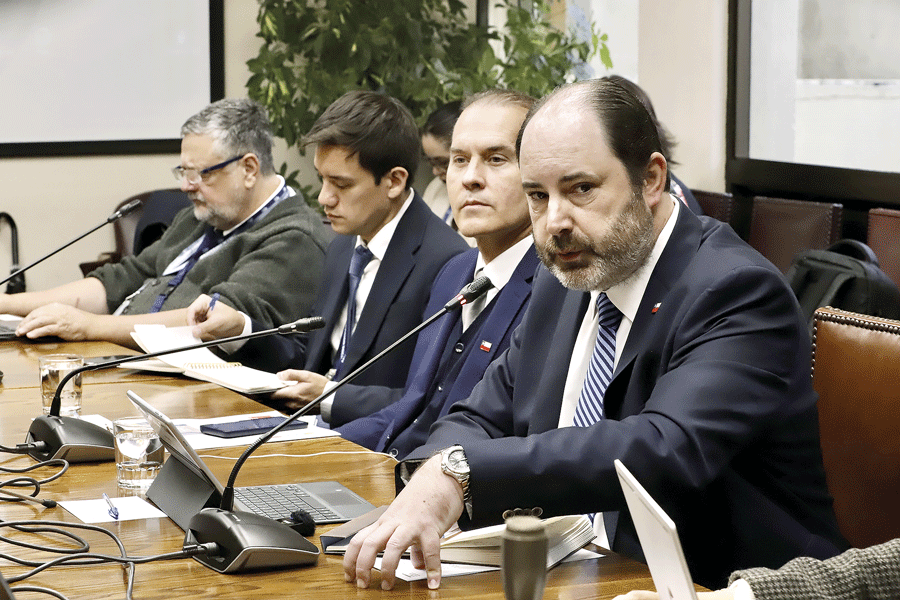 <p>El ministro Rau expuso este miércoles en la comisión de Hacienda de la Cámara.</p>
