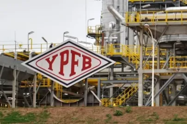 <p>YPFB invertirá US$ 9,8 millones en la Zona Portuaria de Arica para fortalecer las importaciones de combustibles de Bolivia</p>