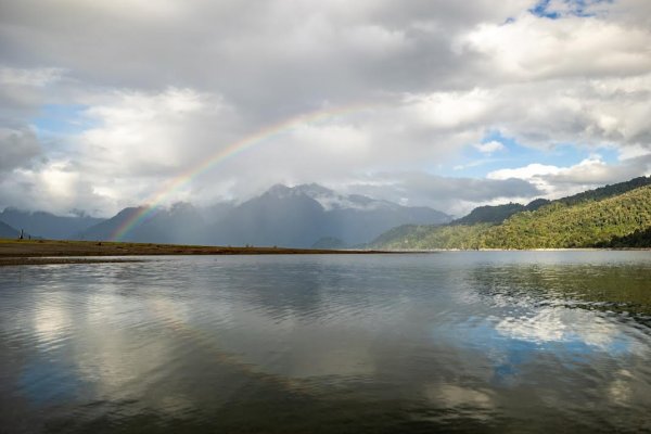 <p>Colbún presenta plan de mitigación ambiental para el lago Chapo que garantiza continuidad operativa de la central Canutillar</p>
