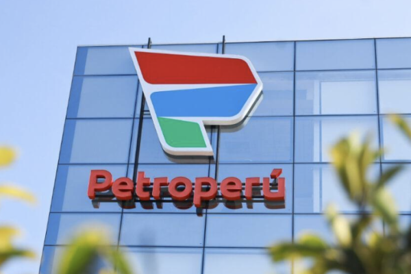 <p>Incertidumbre política pone en pausa reestructuración de Petroperú y compañía deteriora aún más su situación financiera</p>