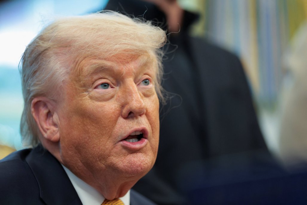 Tribunal comercial de EEUU declara ilegales los últimos aranceles de 10% de Trump