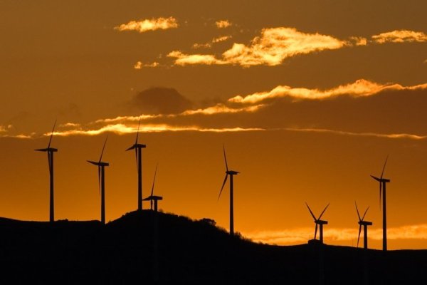 <p>Bolivia reformará ley eléctrica para atraer inversión extranjera en energías renovables</p>