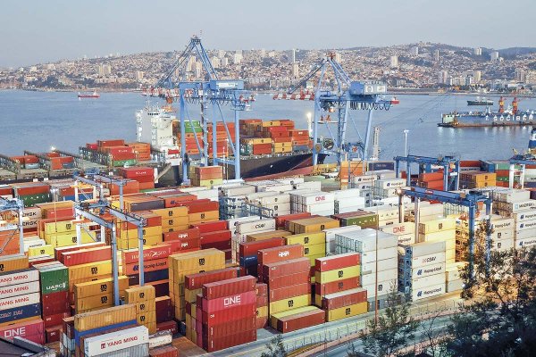 <p>Fuerte desaceleración de las exportaciones de cobre en abril en medio de caída de envíos agrícolas e industriales</p>