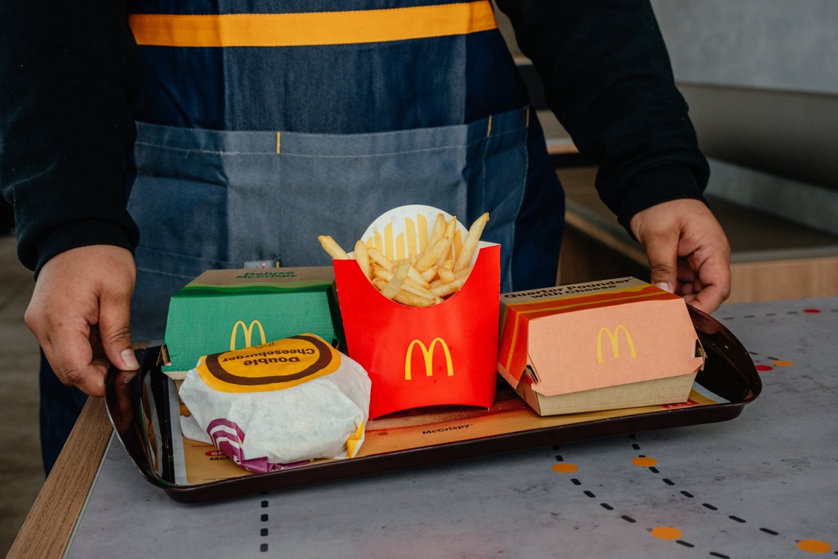 <p>Las ventas de McDonald’s suben mientras la cadena recoge frutos de su apuesta por menús baratos</p>