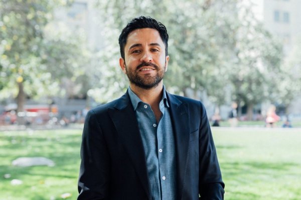 <p>Emilio Maldonado, Pride Connection Chile: “Las empresas están volviendo a invertir en los programas de diversidad e inclusión, porque están asociados a la marca empleadora”</p>