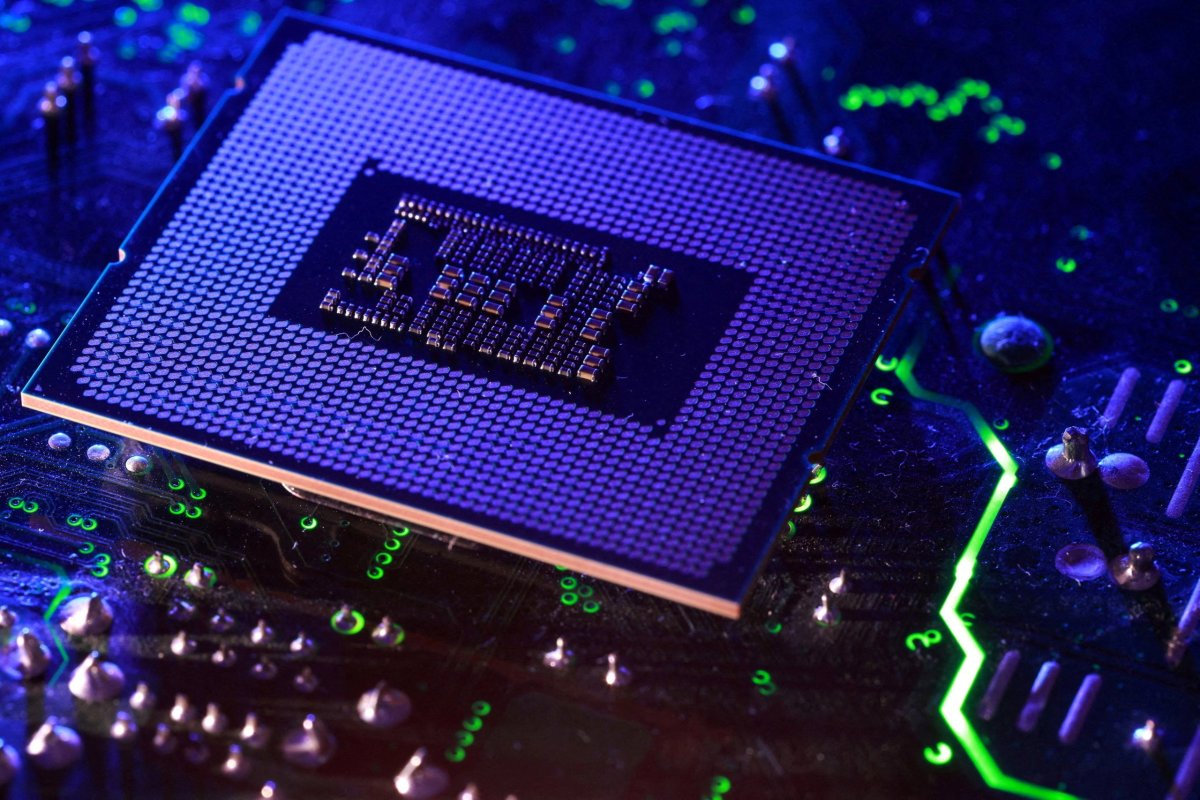 <p>Apple e Intel llegan a un acuerdo preliminar para la fabricación de chips</p>
