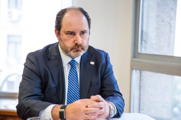 Con plazo de un mes: ministro Rau convoca a mesa técnica para frenar desempleo con foco en mujeres y jóvenes