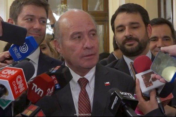 <p>Ahora en DF | Quiroz dice que usarán decretos si proyecto de reactivación no avanza: "Vamos a seguir siempre gobernando"</p>