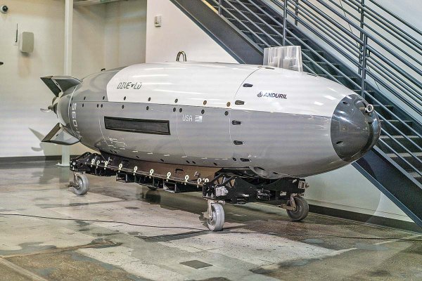 <p>Dive-LD, un vehículo submarino autónomo de Anduril. Fotos: Bloomberg</p>