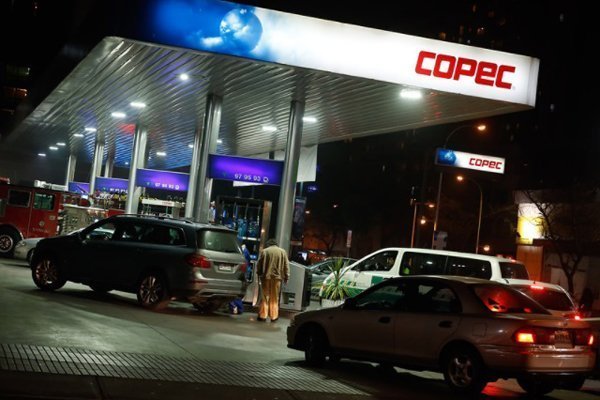 <p>Empresas Copec ve probable una caída en la demanda de combustible en próximos meses si continúa conflicto internacional</p>