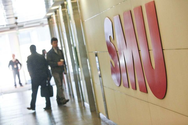 <p>Pago de impuestos diferidos y plan de reestructuración golpean ganancias de SMU: caen 90%</p>