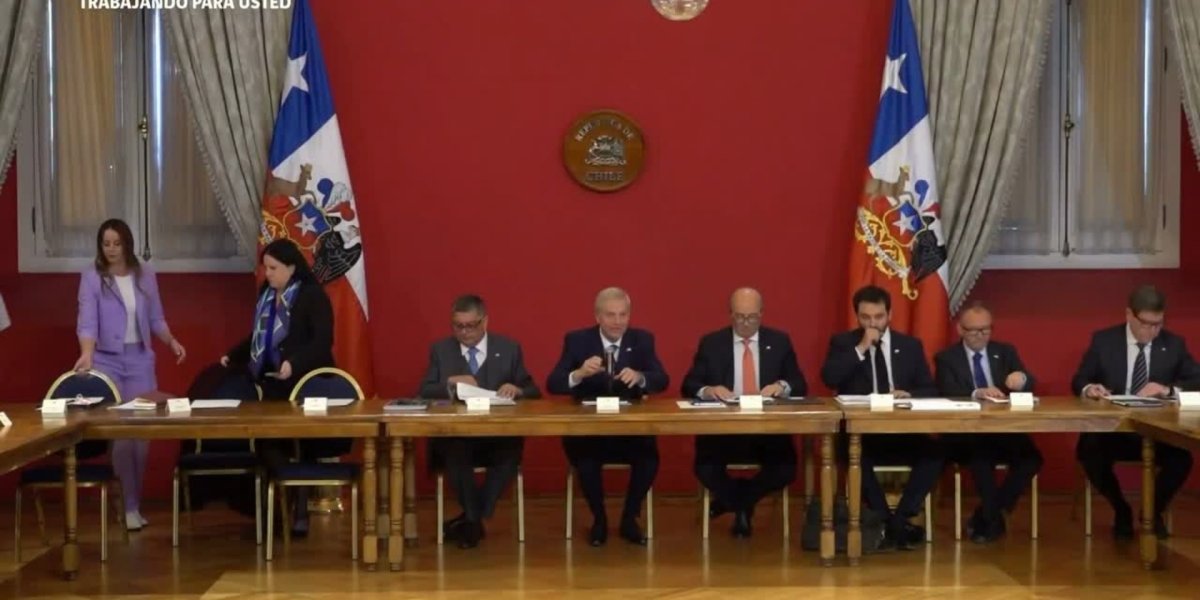 <p>Ahora en DF | Presidente Kast pide a ministros preparar la cuenta pública del 1 de junio</p>