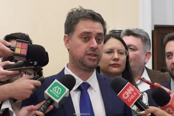 <p>Ahora en DF | Parlamentarios de oposición presentan indicaciones al proyecto de reconstrucción</p>