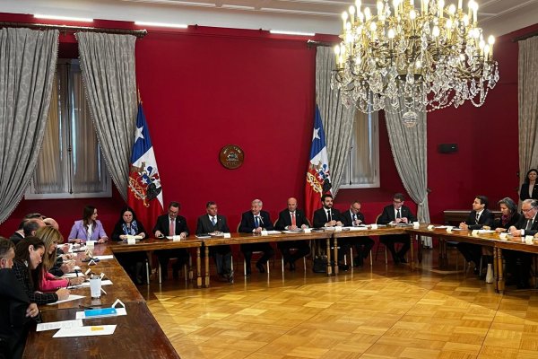 <p>Kast pide a ministros preparar la cuenta pública del 1 de junio y defiende recortes presupuestarios a dos meses de asumir: “Vamos por buen camino”</p>