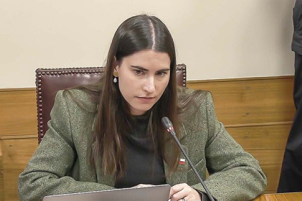 Cabezón anuncia indicaciones al proyecto que traspasa administración del Seguro de Invalidez y Sobrevivencia al FAPP