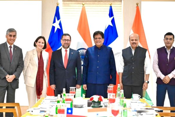 <p>“Chile también es una tierra de oportunidades para India”: Pérez Mackenna reúne con el ministro de comercio del gigante asiático</p>