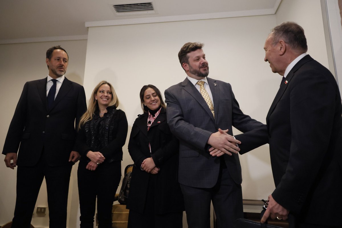 <p>El ministro Garcia Ruminot se reunió con la mesa directiva del Partido Nacional Libertario, que encabeza el diputado Johannes Kaiser. (Foto. Aton Chile)</p>