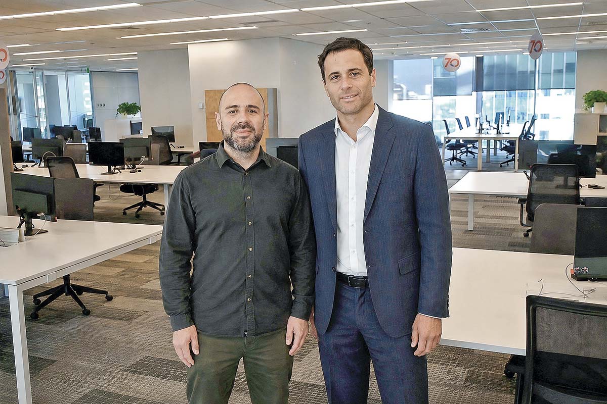 <p>Antoine Escarpentier (Zensi) e Ignacio Mackenna (AbastibleTec).</p>
