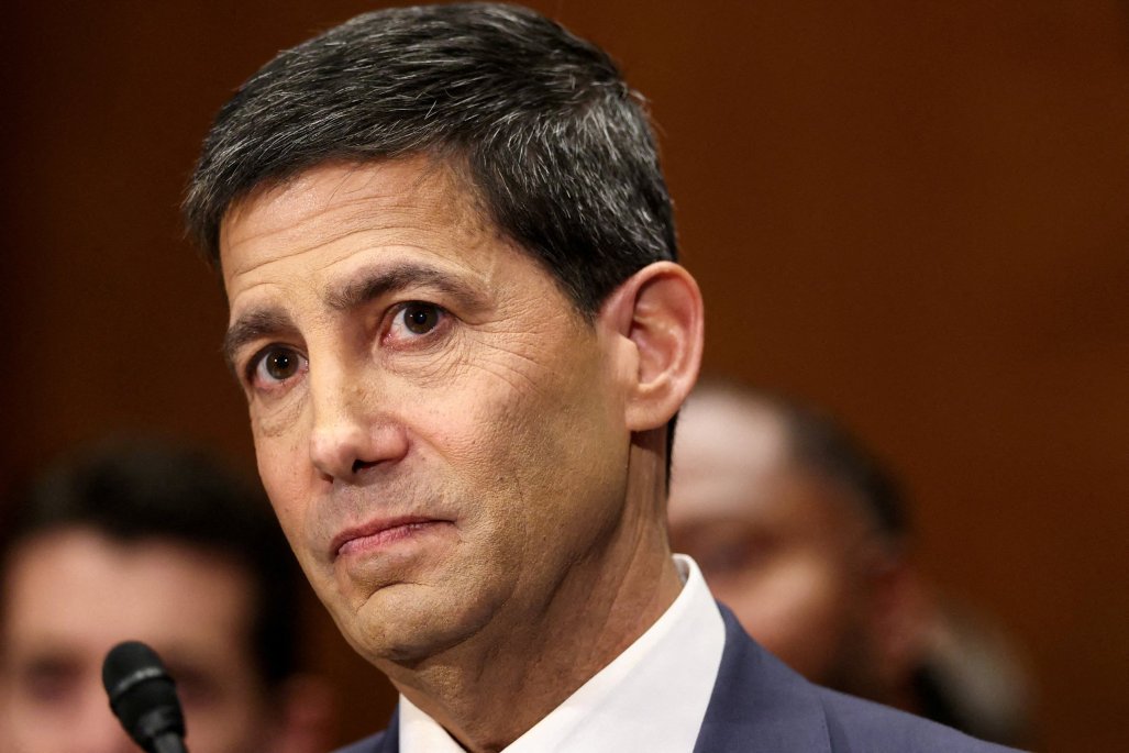 Senado de EEUU confirma a Warsh como miembro de la Fed y queda a un paso de convertirse en su presidente