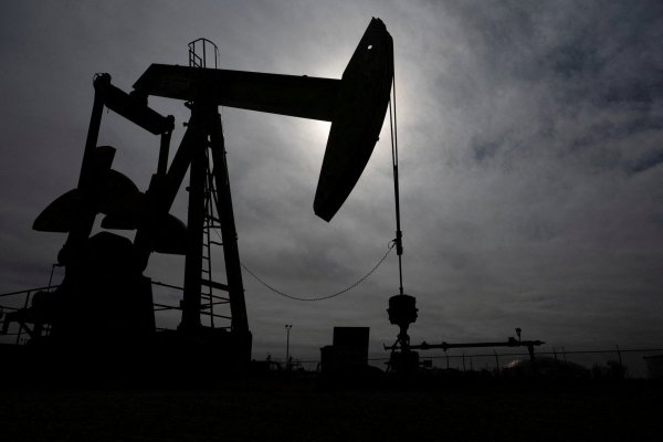 <p>La Agencia Internacional de la Energía (AIE) indica que la guerra ha causado una crisis de suministro de petróleo "sin precedentes". Foto: Reuters</p>