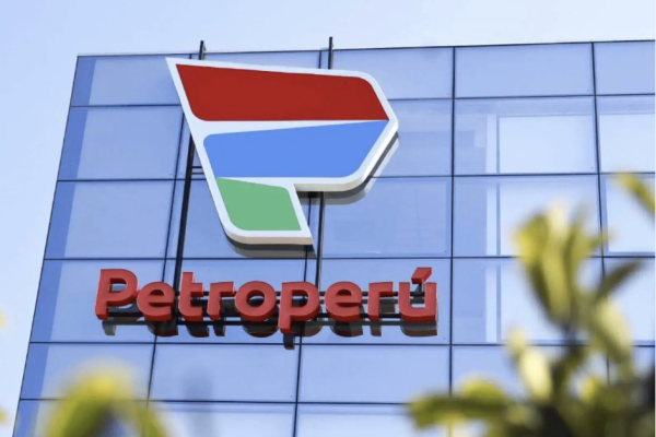 <p>Cinco bancos de inversión de EEUU y Europa estarían "interesados" en financiar millonario préstamo para Petroperú</p>