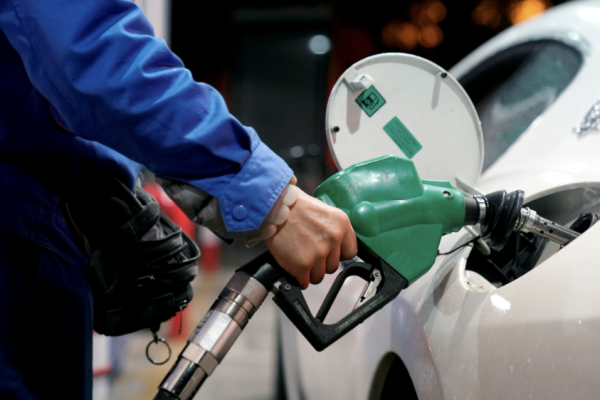 <p>Guerra en Medio Oriente continúa presionando precios de combustibles en América Latina: YPF anuncia alza en Argentina y Brasil implementa nuevos subsidios</p>