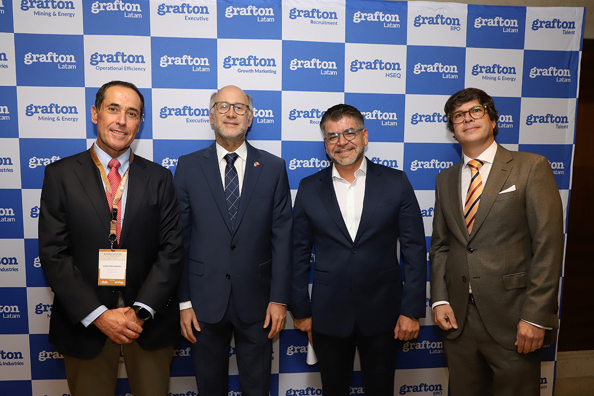 <p> Pablo Muñoz, Gerente Comercial, Vial & Vives-DSD; Jaime de Orbegoso, presidente Cámara Chileno Peruana de Comercio; Javier Galaz, CEO Grafton Latam; Gonzalo Bonifaz, Cónsul General del Perú en Santiago.</p>