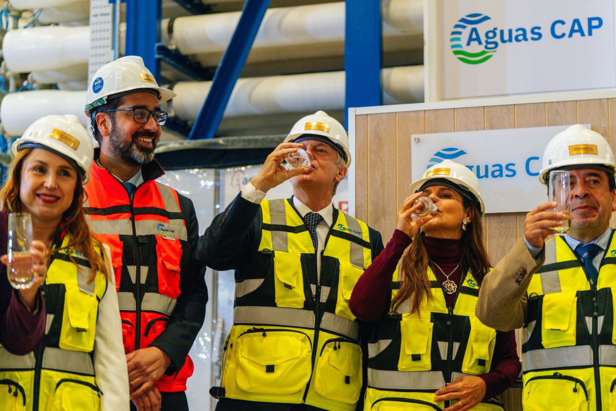 <p>Kast promulga ley sobre desaladoras: "Se puede avanzar sin destruir el medioambiente”</p>