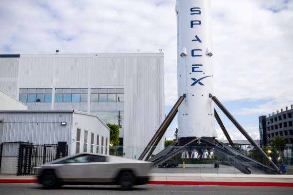 <p>SpaceX planea presentar públicamente su OPA el próximo miércoles</p>