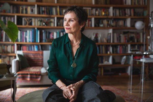 <p>Carolina Tohá y el abuso sexual que sufrió de niña: “Siempre sentí que la vergüenza estaba del lado de él, pero lo que sí sentí fue culpa”</p>