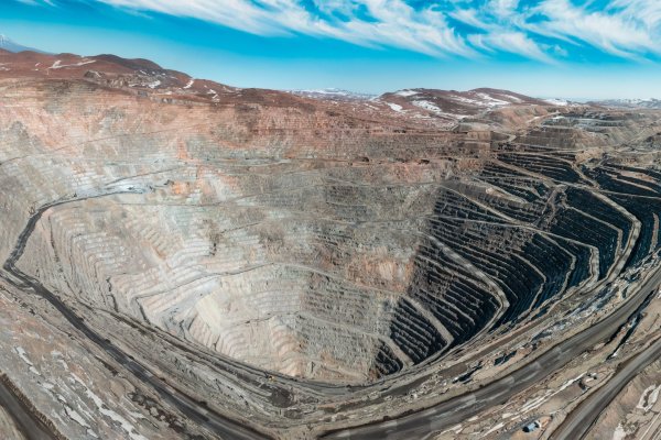 <p>Anglo American afirma que fallo ambiental adverso a Collahuasi no tendría "impacto inmediato en la producción"</p>