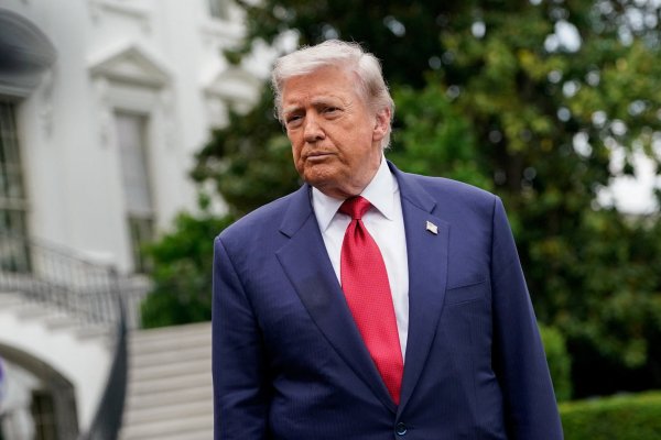 <p>Donald Trump dice que canceló un ataque contra Irán que tenía previsto para este martes</p>