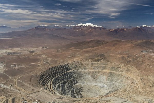 <p>Anglo American afirma que fallo ambiental adverso a Collahuasi no tendría "impacto inmediato en la producción"</p>